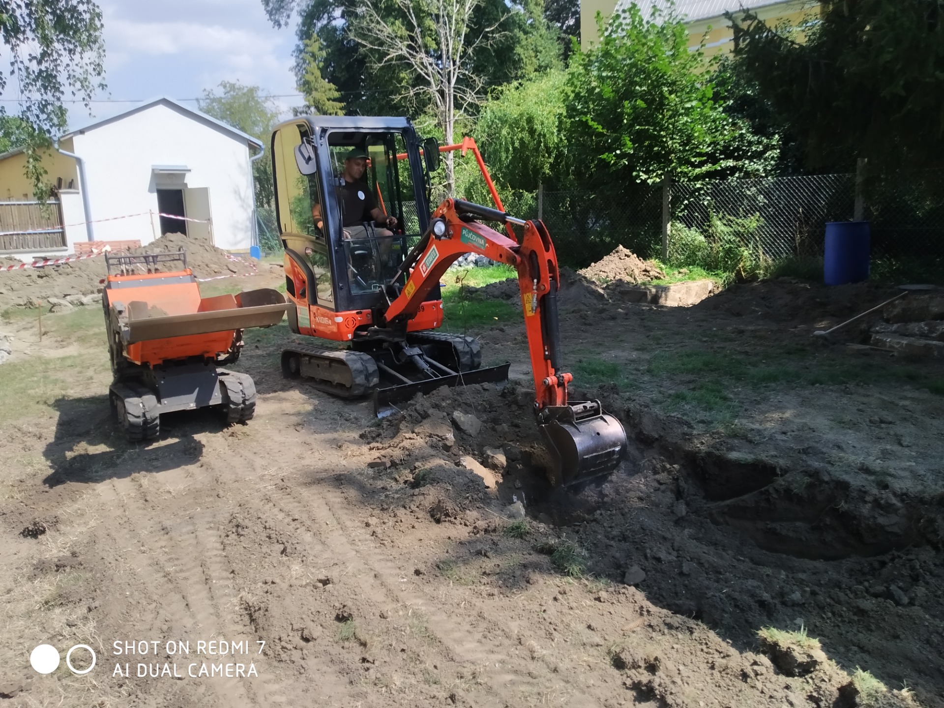 Výkopové práce s veškerou dopravou (technika bagry od 650kg do 7500kg)